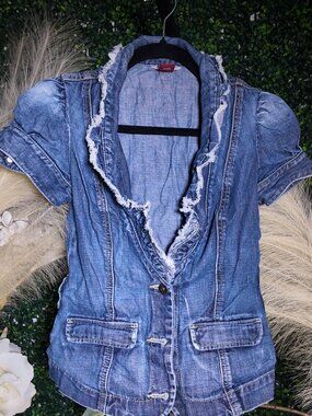 Vintage 2000s GUESS Jeans Women’s Denim Jacket Size Small Y2K
